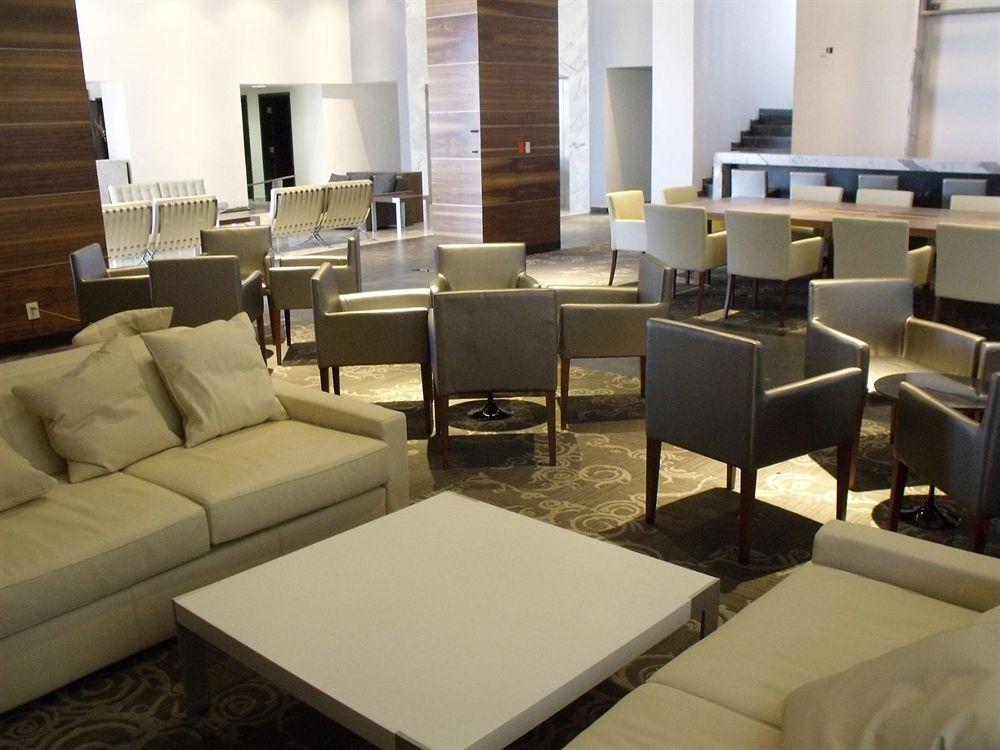 Casa Inn Premium Hotel Queretaro Miranda Exterior foto The lounge at the airport
