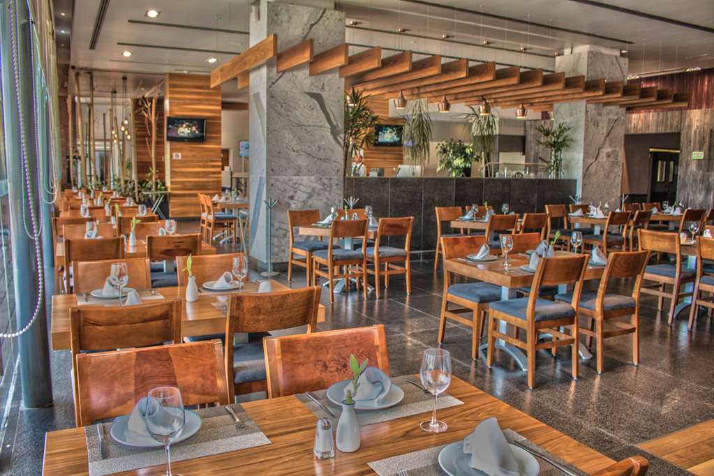 Casa Inn Premium Hotel Queretaro Miranda Restaurant foto The restaurant